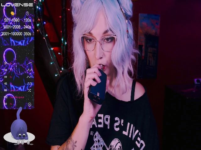 Live sex webcam photo for WinonaCooper #271342436