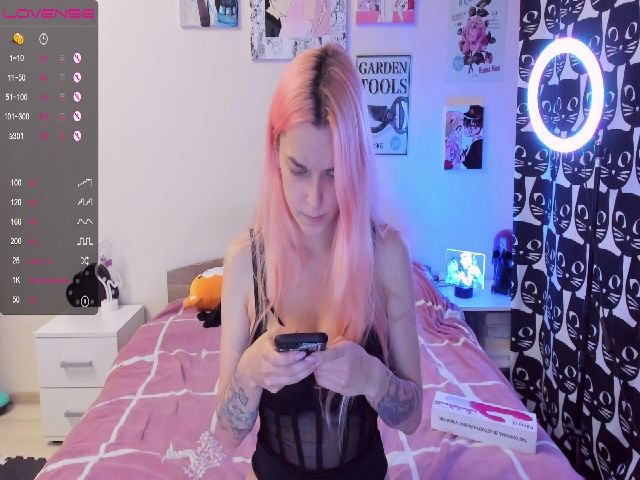 Live sex webcam photo for IvyFarel #271342670