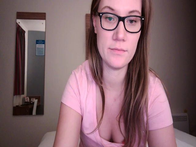 Live sex webcam photo for JennyMFC #271342695