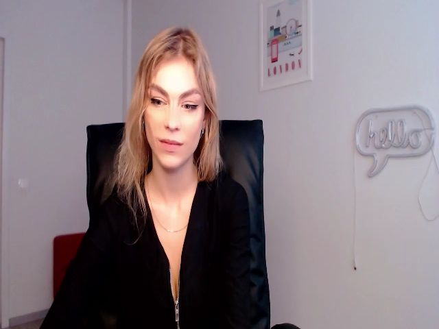 Live sex webcam photo for VanillaJenny #271339662