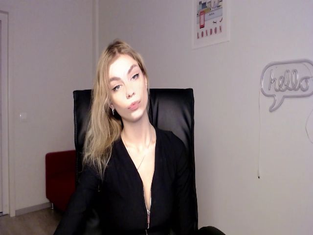 Live sex webcam photo for VanillaJenny #271340045