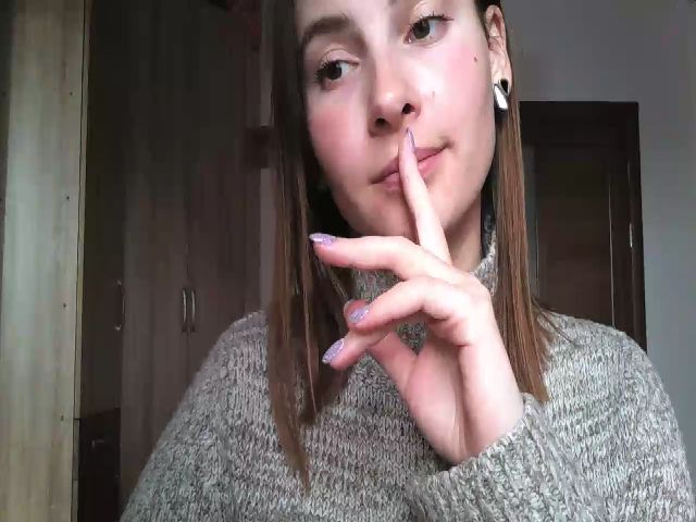 Live sex webcam photo for MisssSun #271340224