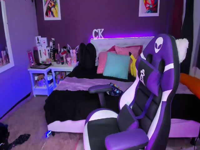 Live sex webcam photo for leah_pink #271337582