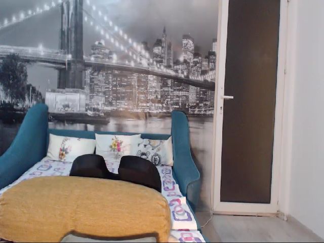 Live sex webcam photo for BiankaRay #271345265