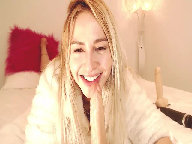 Live sex webcam photo for Rainbow_jenny #271346594