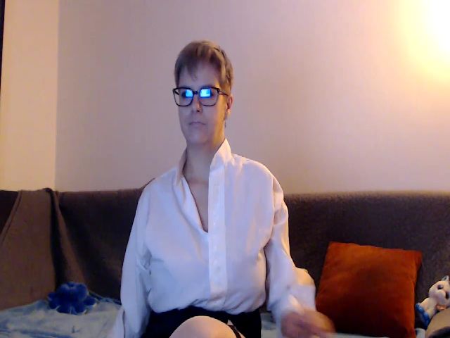 Live sex webcam photo for IamMiky #271344873