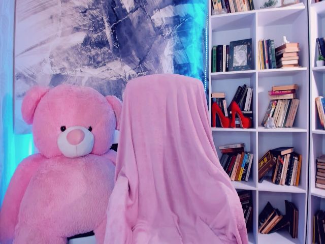 Live sex webcam photo for Violet_Sweety #271345427