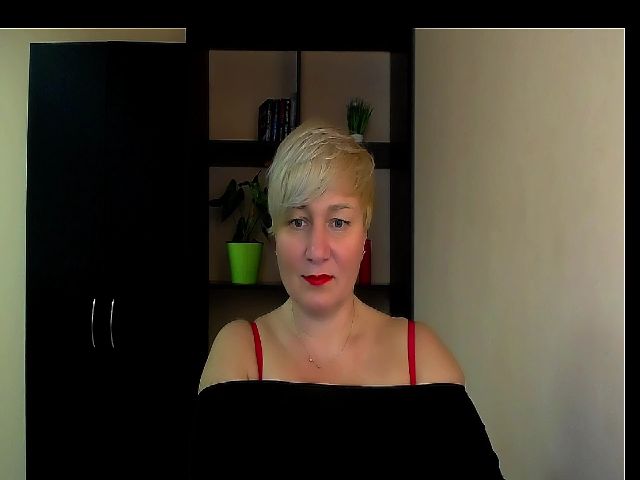 Live sex webcam photo for KailyMey #271341865