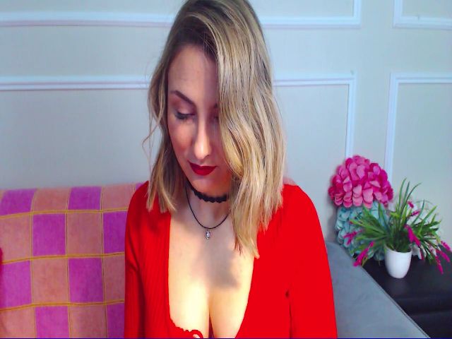 Live sex webcam photo for FeralBerry78 #271338337