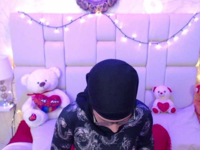 Live sex webcam photo for haddy18 #271344237