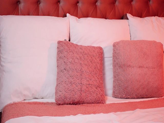 Live sex webcam photo for Kat_Jolie #271345306