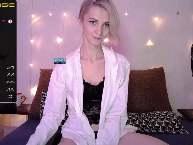 Live sex webcam photo for Judy-Hot #271344092