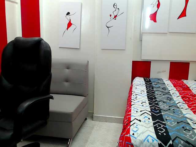 Live sex webcam photo for JaneKnox #271341382