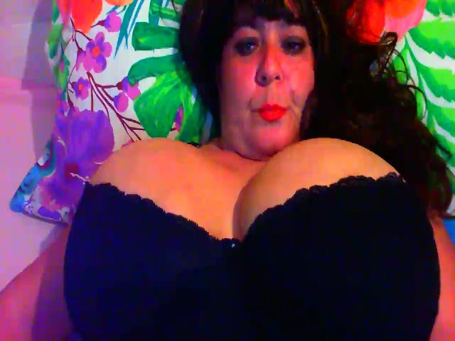 Live sex webcam photo for Yolandita1 #271343305