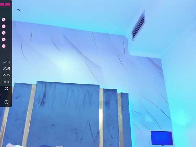 Live sex webcam photo for Nickywhitee #271334607