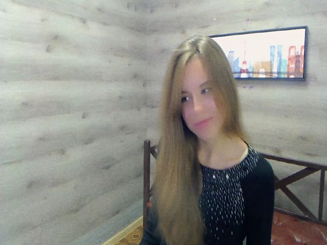 Live sex webcam photo for RoseMoet #271340443