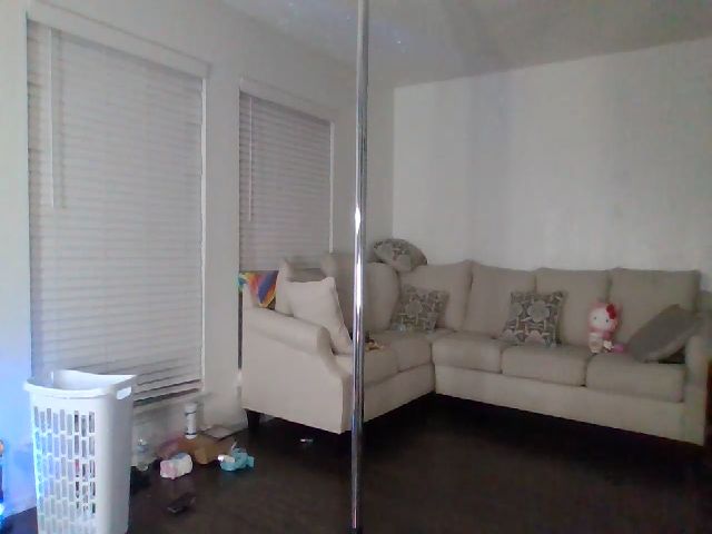 Live sex webcam photo for LilRedSugar #271336099