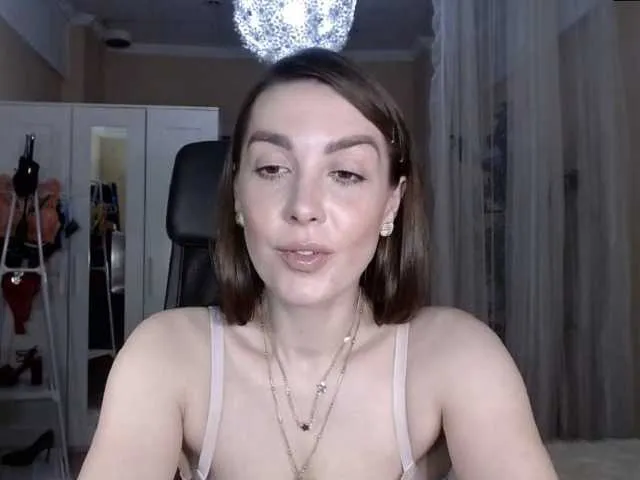 Live sex webcam photo for MilfRyhanne #271341141