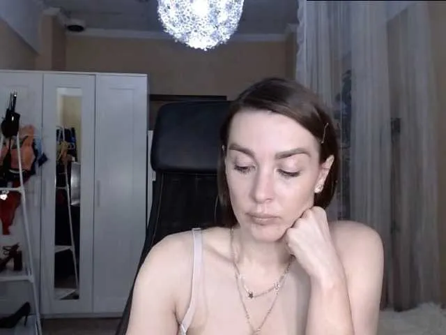 Live sex webcam photo for MilfRyhanne #271344515