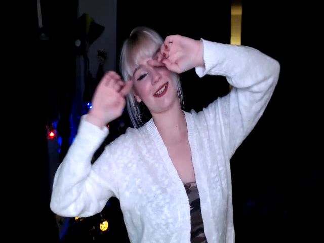 Live sex webcam photo for cherryfaeriee #271336633