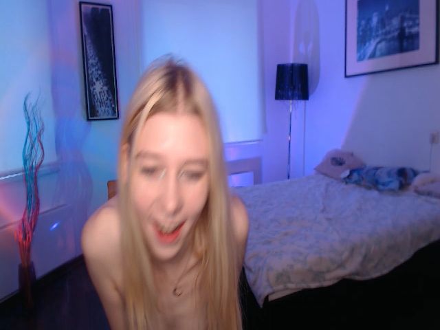 Live sex webcam photo for Shacharmolle #271339136