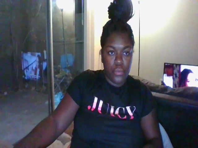 Live sex webcam photo for Bigbootibambi #271339385