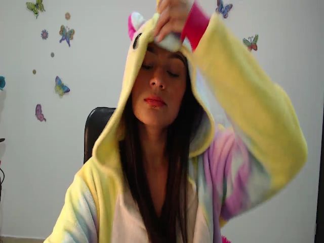 Live sex webcam photo for Summer_Cum1 #271336405