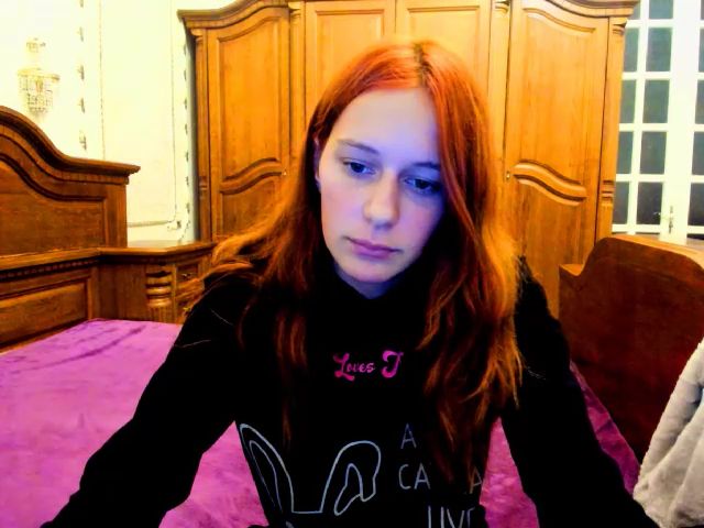 Live sex webcam photo for Lili__Anna #271344948