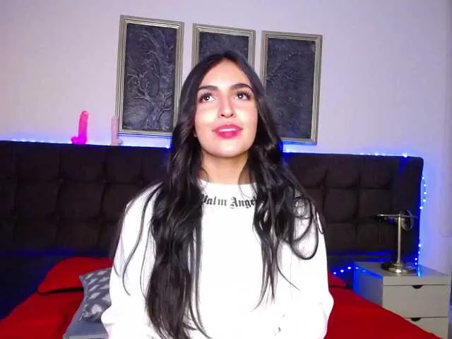 Live sex webcam photo for lindacoxx #271335602