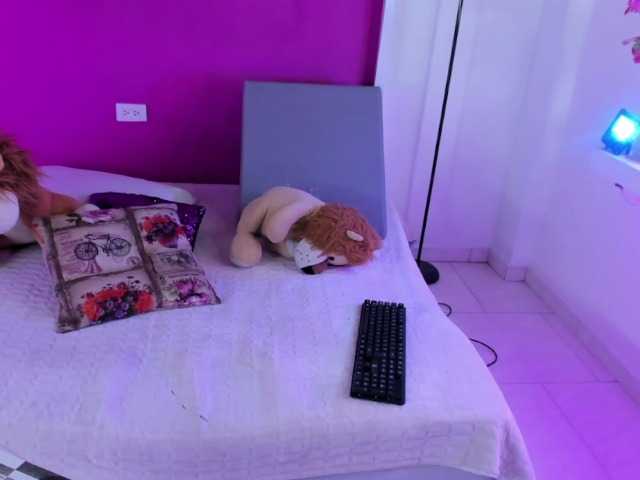 Live sex webcam photo for maray-11 #271335498