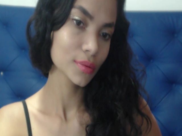 Live sex webcam photo for Eliza_lujan #271345906