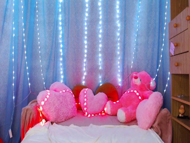 Live sex webcam photo for HellyHeavenly #271346315