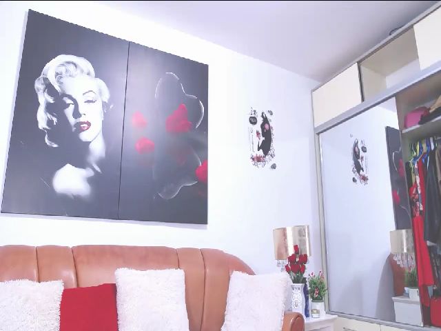 Live sex webcam photo for DelyaMonroe #271346106