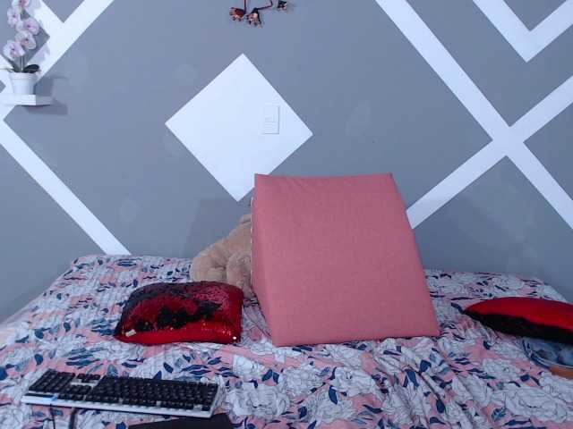 Live sex webcam photo for ivanna-dh #271335251