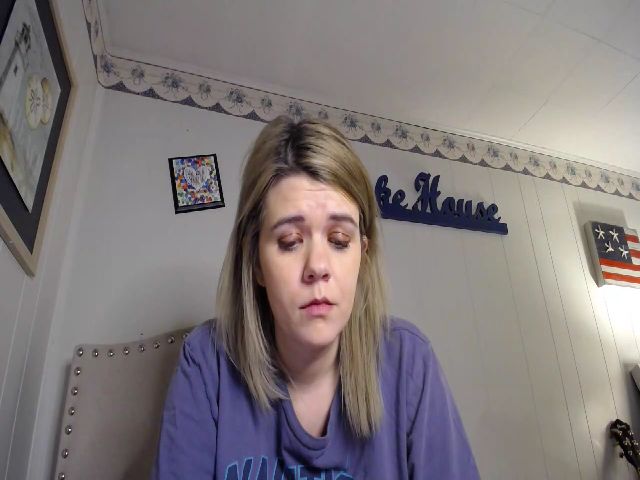 Live sex webcam photo for PregnantJayde #271339185