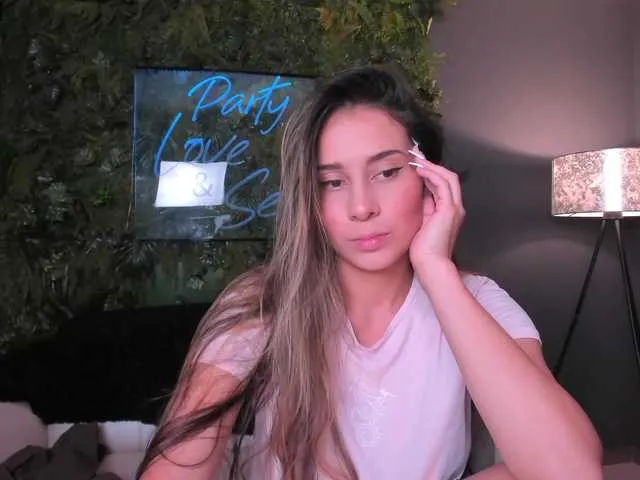 Live sex webcam photo for Camilamonroe #271347873