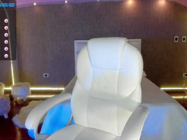 Live sex webcam photo for SarahPrestonX #271350118