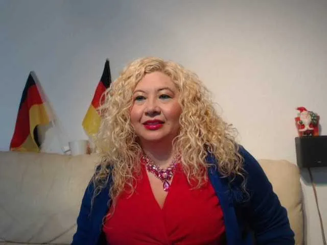 Live sex webcam photo for germanqueen #271353362