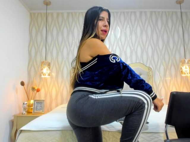 Live sex webcam photo for Giselle- #271353653