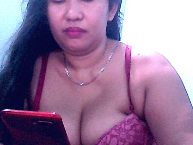 Live sex webcam photo for wildmom4u #271347665