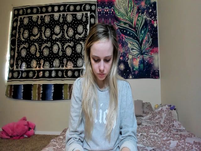 Live sex webcam photo for lunalovelyy #271358137