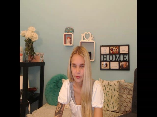 Live sex webcam photo for HappyAnna #271350948