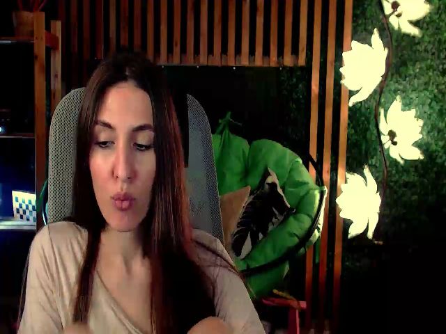 Live sex webcam photo for SoloVB #271351994