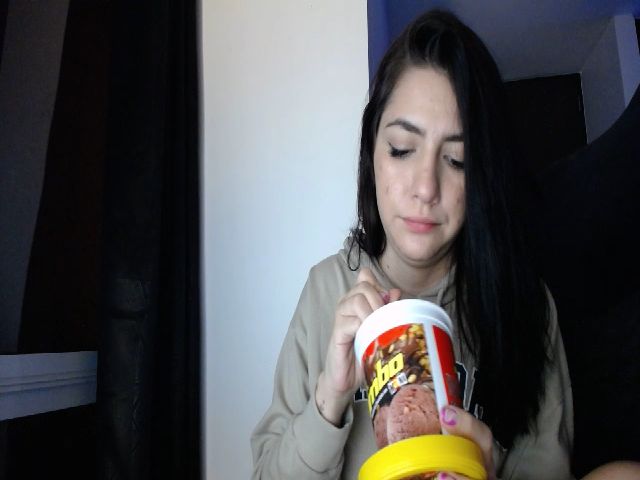 Live sex webcam photo for Valen_giraldo #271348316