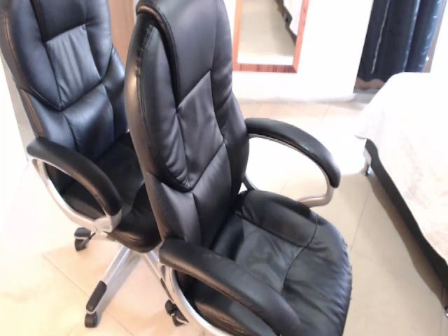 Live sex webcam photo for Thaunhty #271359202