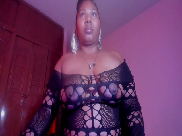 Live sex webcam photo for Ebonysmith1 #271358832