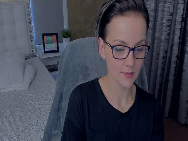 Live sex webcam photo for TiffanyRioxxx #271348868