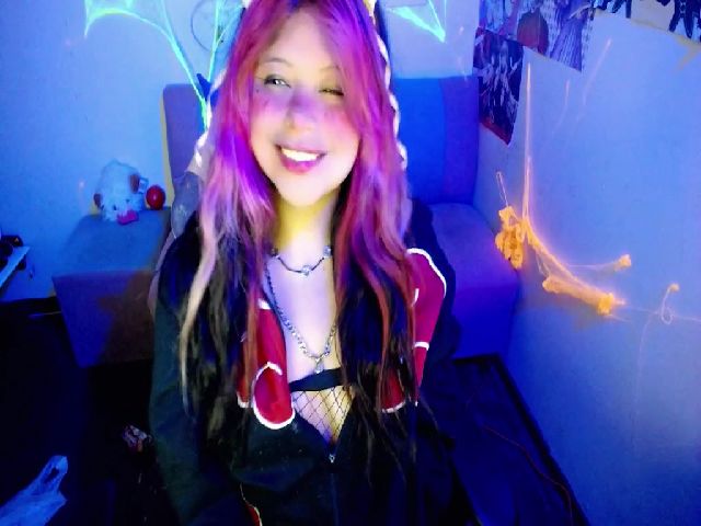 Live sex webcam photo for Aria_Yummi #271348943