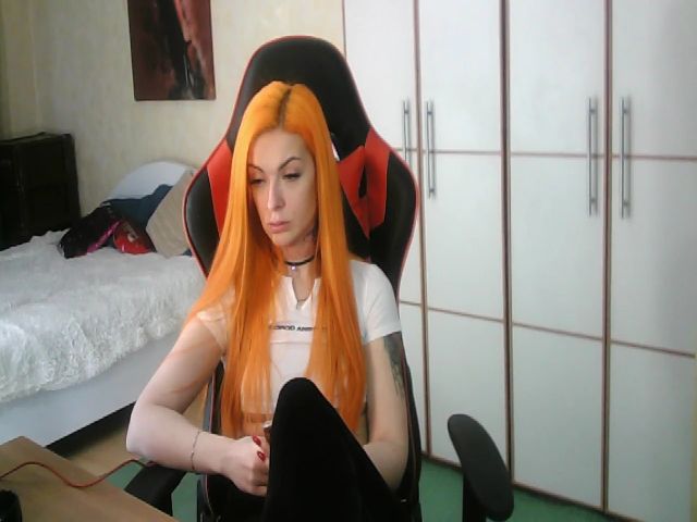 Live sex webcam photo for LuckyStarlet #271351890