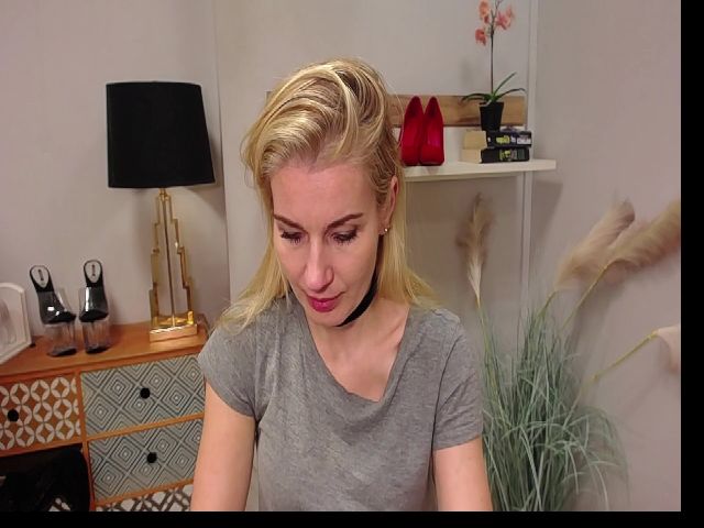 Live sex webcam photo for SOFIExMFC #271356071